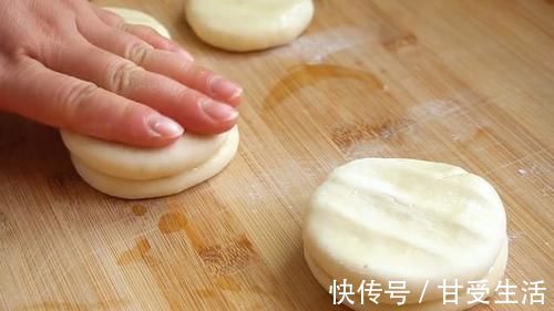 早餐|早餐别吃包子了，学会这样做，一个鸡蛋一张饼，营养美味真好吃