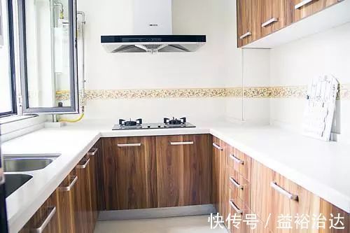 不锈钢|橱柜台面选不锈钢还是石英石?还好我家没错,不然肯定天天烦