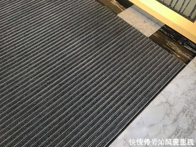 铝镁合金|家门口不要再傻傻的放地垫了!现在都流行这种,用10年都不会坏