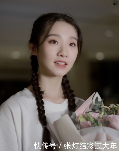 团综|火箭少女都解散了,还要“奶”硬糖少女,师姐表演舞台全员蹭热度