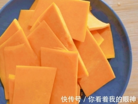 糯米粉|秋天南瓜别熬粥，加一勺糯米粉，个个外焦里糯孩子一口一个吃不停
