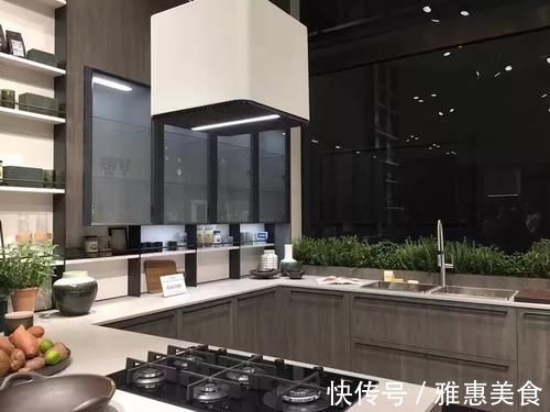 装修|实用的厨房装修经验,让厨房不再脏乱差,每天都是干干整洁