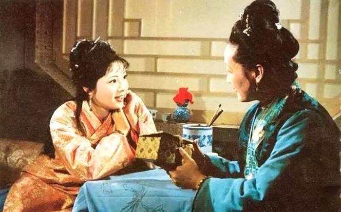 薛家#薛宝钗的金锁最想套住的不是宝玉,而是另一个天生带玉的男子