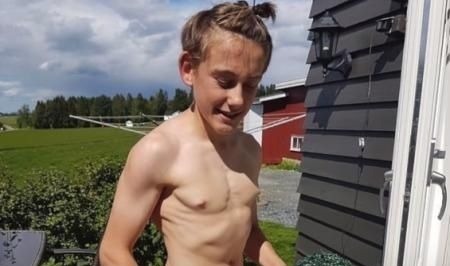 体重|14岁小伙健身3年，体重增重了76斤，看他14岁至17岁的身材变化