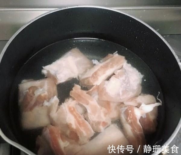 睡莲科|莲藕焯水后一炒就变黑?老师傅:掌握2招,莲藕白净爽脆,更入味