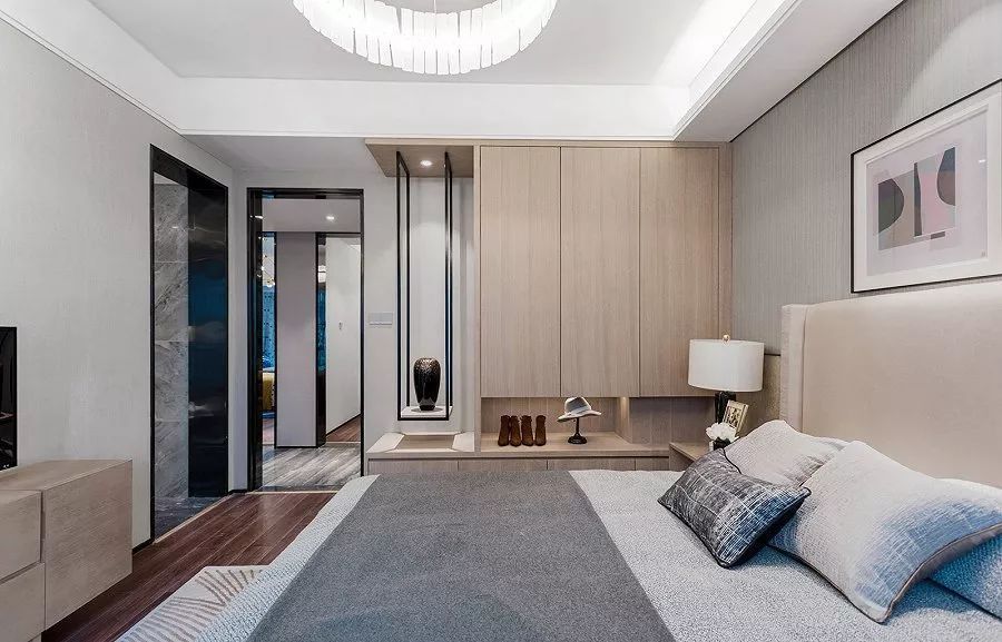 利用率|还在买衣柜现在流行“挖墙”装衣橱!