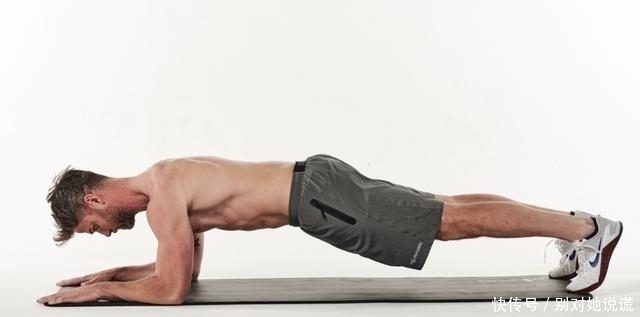 瑜伽垫|10个动作从每个角度精准燃爆你的腹肌，让你的腹部赘肉无处藏身