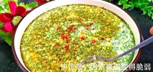 鸡蛋里面加西兰花,不用炒不油炸,鲜嫩营养,好吃到不想放下筷子