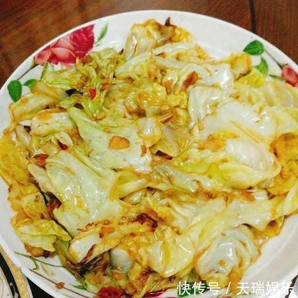  家味美食：豆腐炖江鲢鱼，红烧排骨，糖醋手撕包菜，韭菜火腿蛋卷