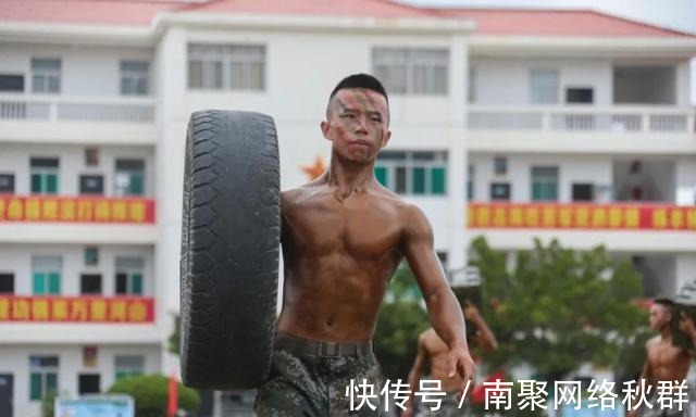 一身肌肉|看了一身肌肉的兵哥哥，女网友：先舔屏，再请求国家分配男朋友！