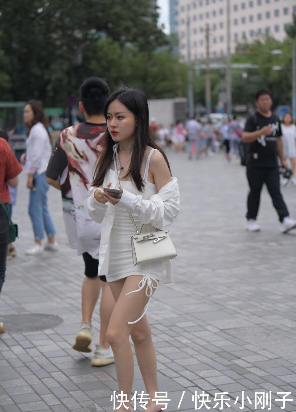 气质|从未见过如此美丽的女人!非常自信和微胖!有一种淑女的高贵气质