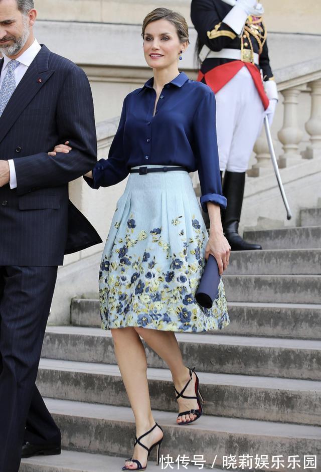 上衣|西班牙王后的半裙穿搭真美,五六十岁妈妈学她这样穿,显瘦有气质