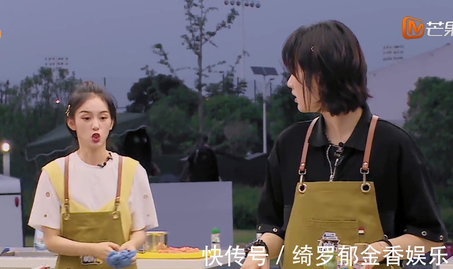 黄晓明|《中餐厅5》一天只卖五道菜,售价高达450,网友直呼“太坑”!