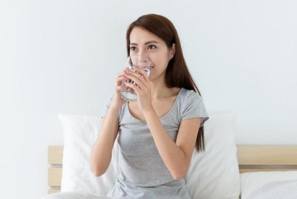 凉开水|早晨空腹喝水是错的营养师给出了答案以后不要乱喝了!