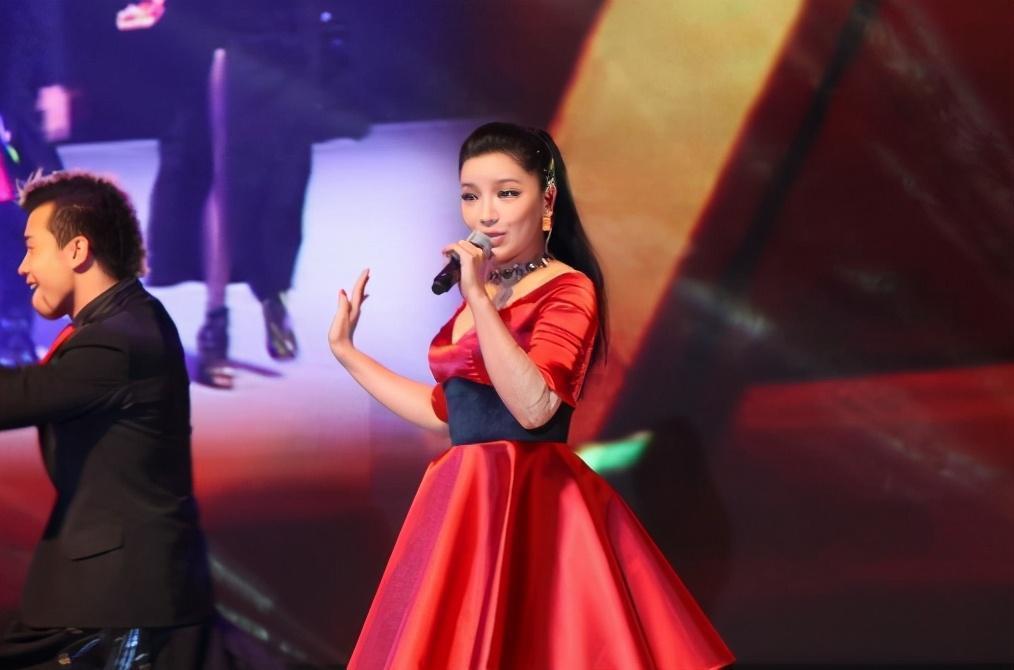 導師|娛樂圈的尷尬狀態,當年打敗你出道成功,日后你卻成了我導師