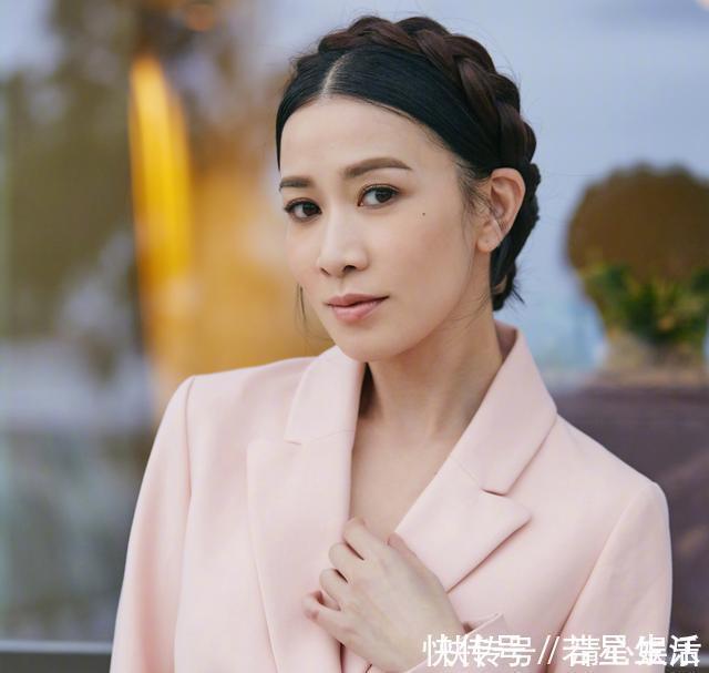 脸型|女生有这几个特点,留中分没想象那么好看,中两点以上就换发型吧