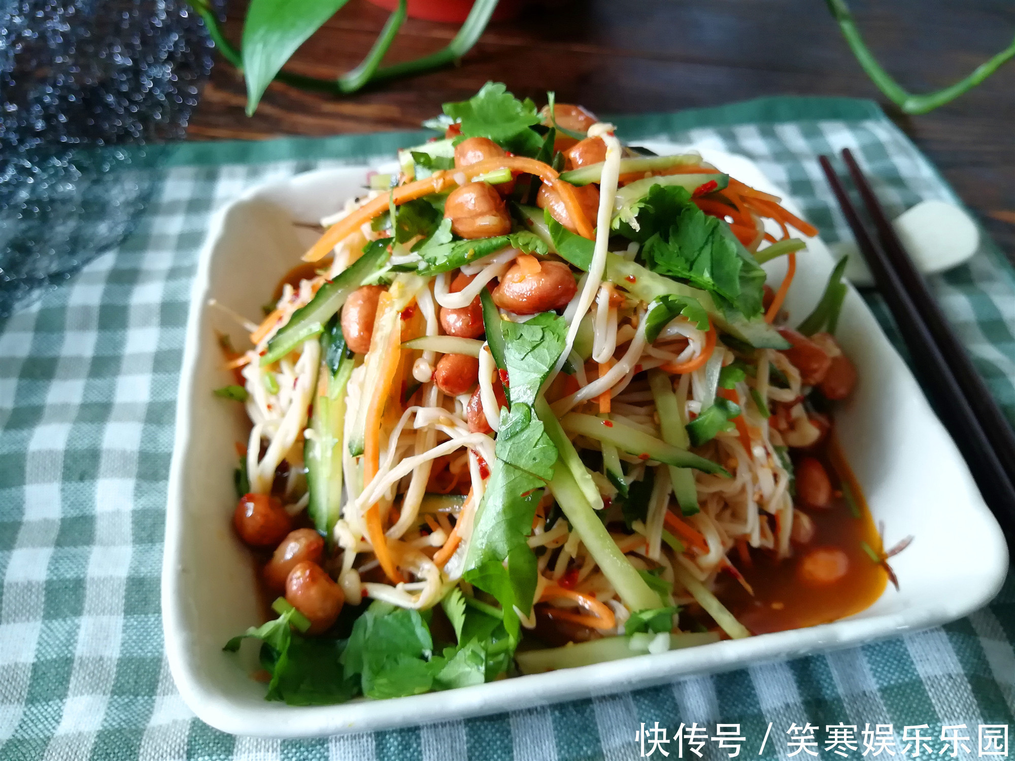 1汤匙|金针菇夏天这样吃,比涮的好吃,凉爽开胃,天热,就做这个菜