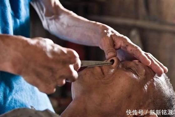 鼻子毛跑出来,应该拔掉还是剪掉?怎么才是不伤害肌肤的办法?