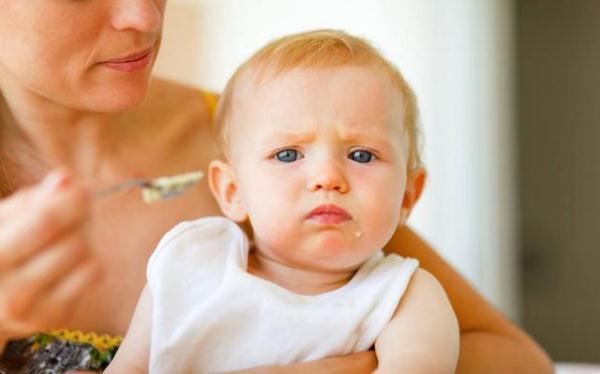 场面|宝妈把孩子交给舅舅，看舅舅带娃的场面，萌娃：我没有这样的舅舅