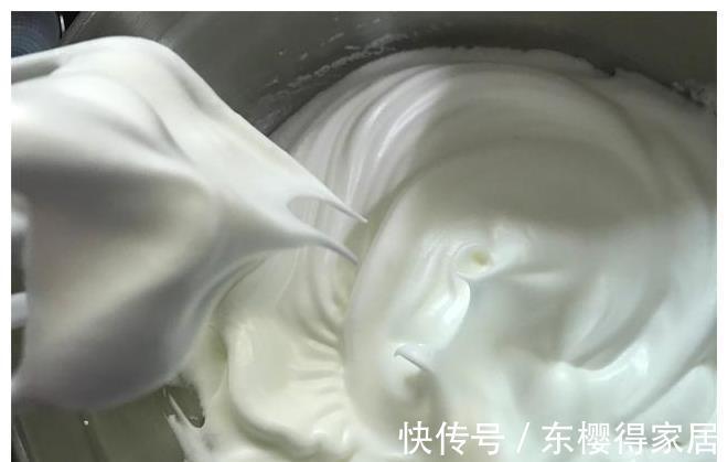 糯米粉新吃法,加4个鸡蛋,简单一做,外酥里糯,蓬松暄软超好吃