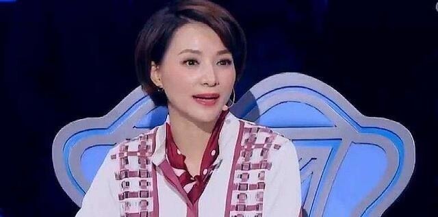 撒贝宁|董卿的孤独落寞，连撒贝宁都感慨，这次她真的要离开央视