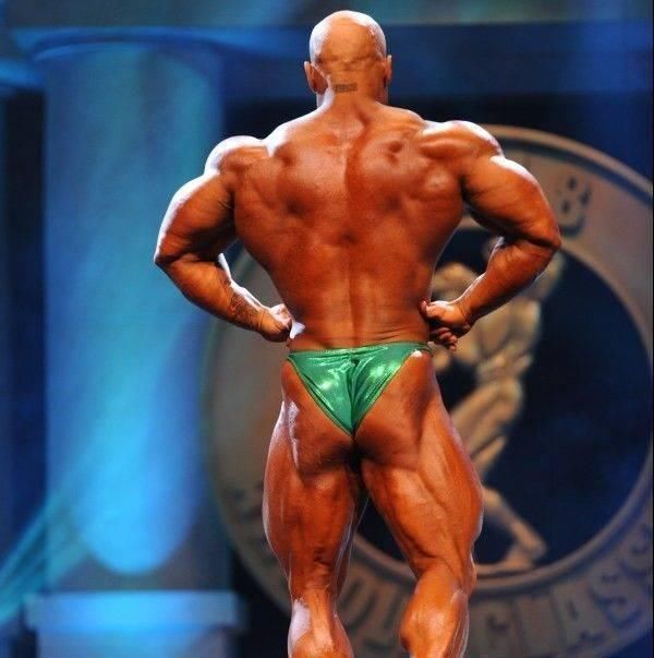 萨米尔|35岁的他身高只有165厘米,体重却高达98公斤,网友调侃肩膀好假