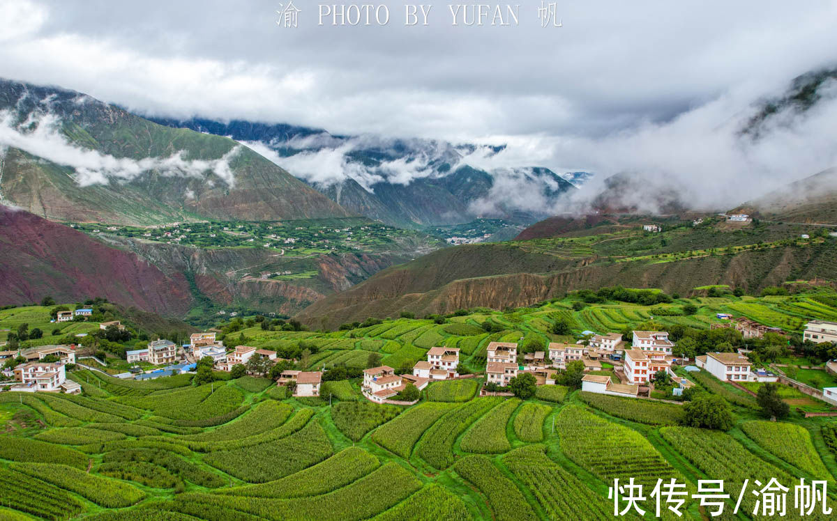 重庆|西藏新农村，家家都住小洋楼，环境美如世外桃源，村里还建有教堂