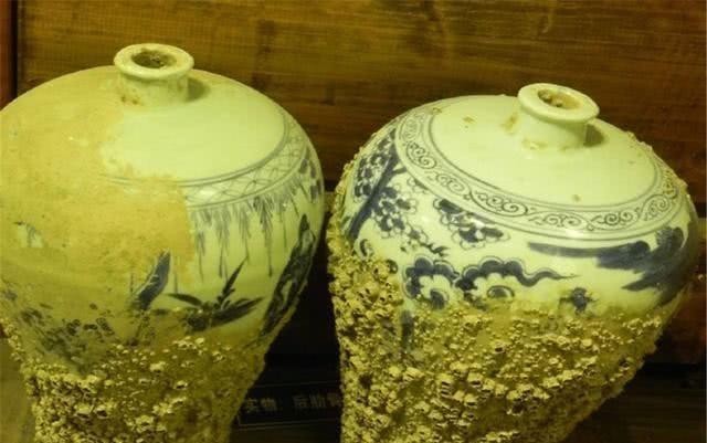 士兵|士兵在海岛经常发现古代钱币,考古专家研究,这里存在一个海底世界
