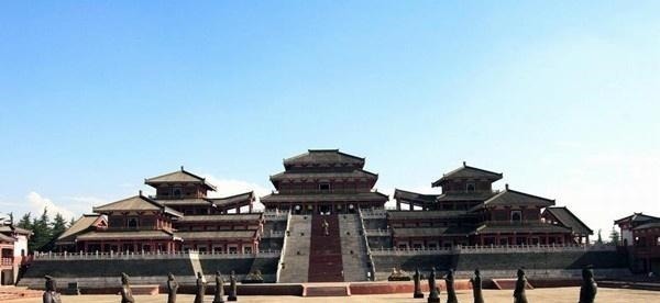 寒食东风御柳斜@史上最著名的一首骂皇帝诗,却因写得水平太高,皇帝都不禁嘉赏!