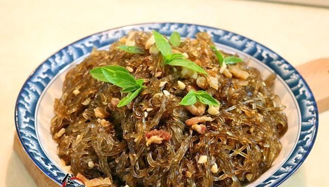 这道菜可以代替主食,香滑筋道灵活搭配,家人隔三差五就喊馋