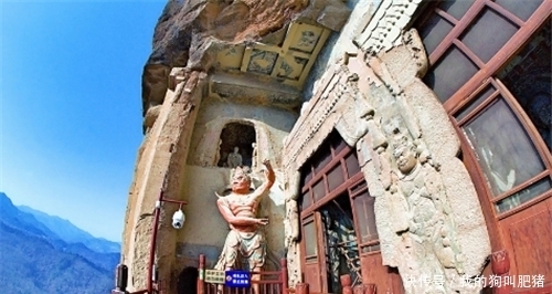 中国很“富有”的山:山上石窟里挂着万元现金,为何没一人敢拿?