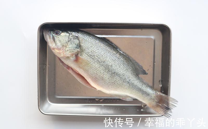 自制松子鲈鱼,自己做一点也不难,酸甜鲜美,香脆可口