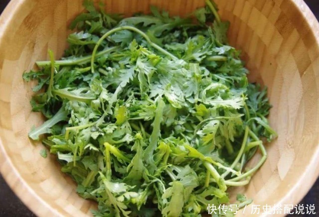 茼蒿|失眠最怕这个菜,每晚吃一盘,安神宁心,一觉到天亮,早吃早受益!