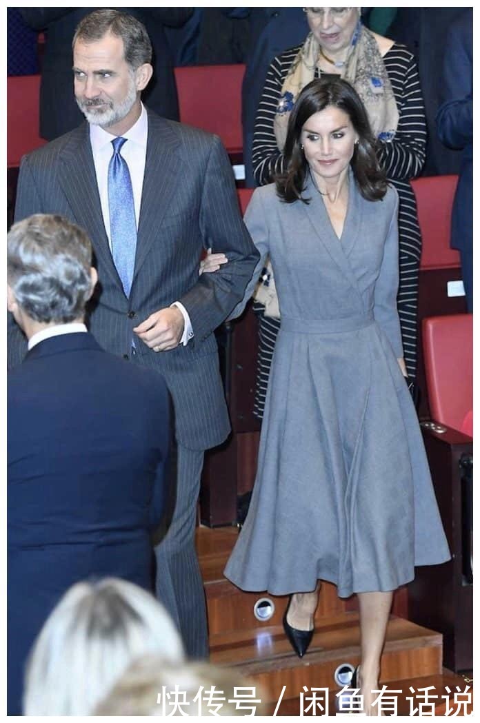 裙子|50岁女人选裙子有讲究,学西班牙王后“过膝不过踝”,优雅显气质