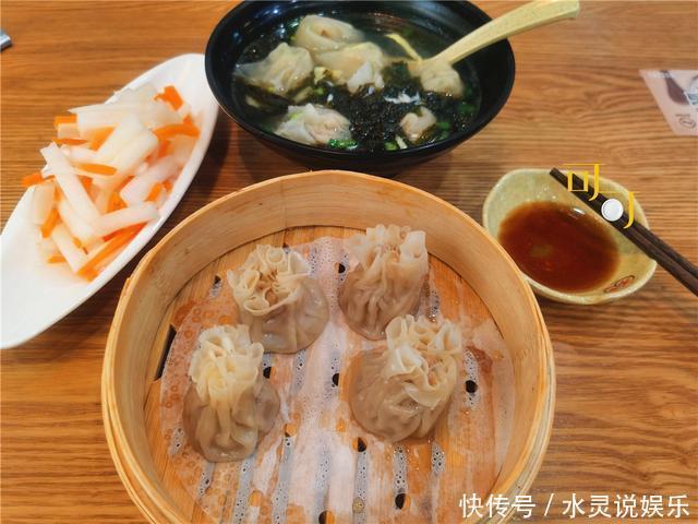 菜花|加班后一个人的晚餐,点了三样菜花了29元,感觉吃得特别舒服