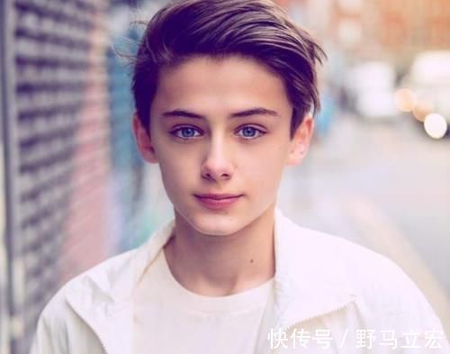 丁真|国外“最美”男孩长大了，16岁身高近2米，与“丁真”撞脸