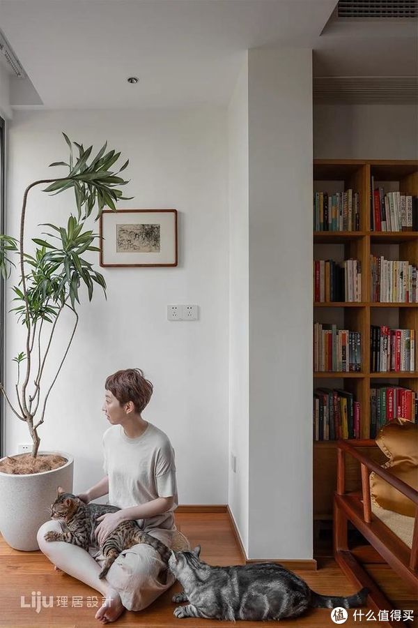 楼房|二手一楼房庭院惨遭荒废,原房东看到改造效果:早知道再加30万也不卖