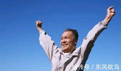 泡脚|男人过了50岁,这四件事还能轻松做到的话,说明身体素质比较好