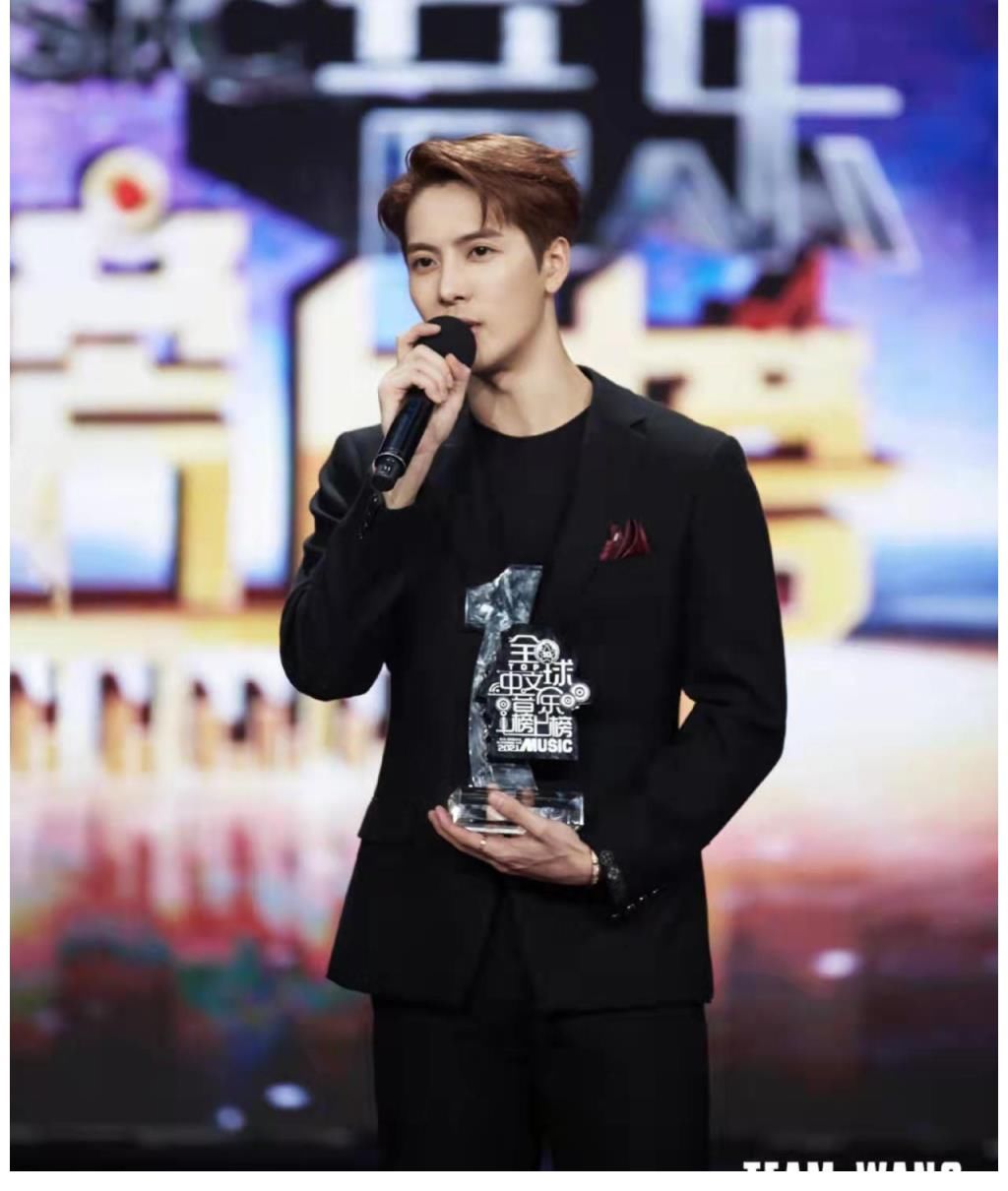 跨年晚會(huì)上的“打工人”：3位參加3場，周深堪稱“娛樂圈勞模”