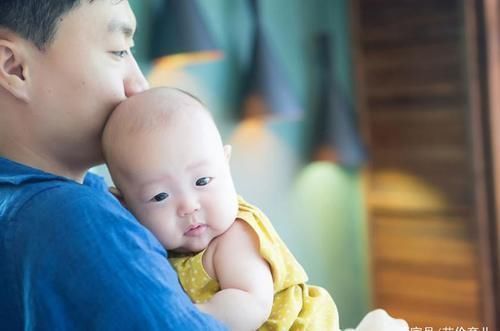 宝宝|医生:经常抱孩子和经常躺孩子,长大后区别很明显,哪个更健康