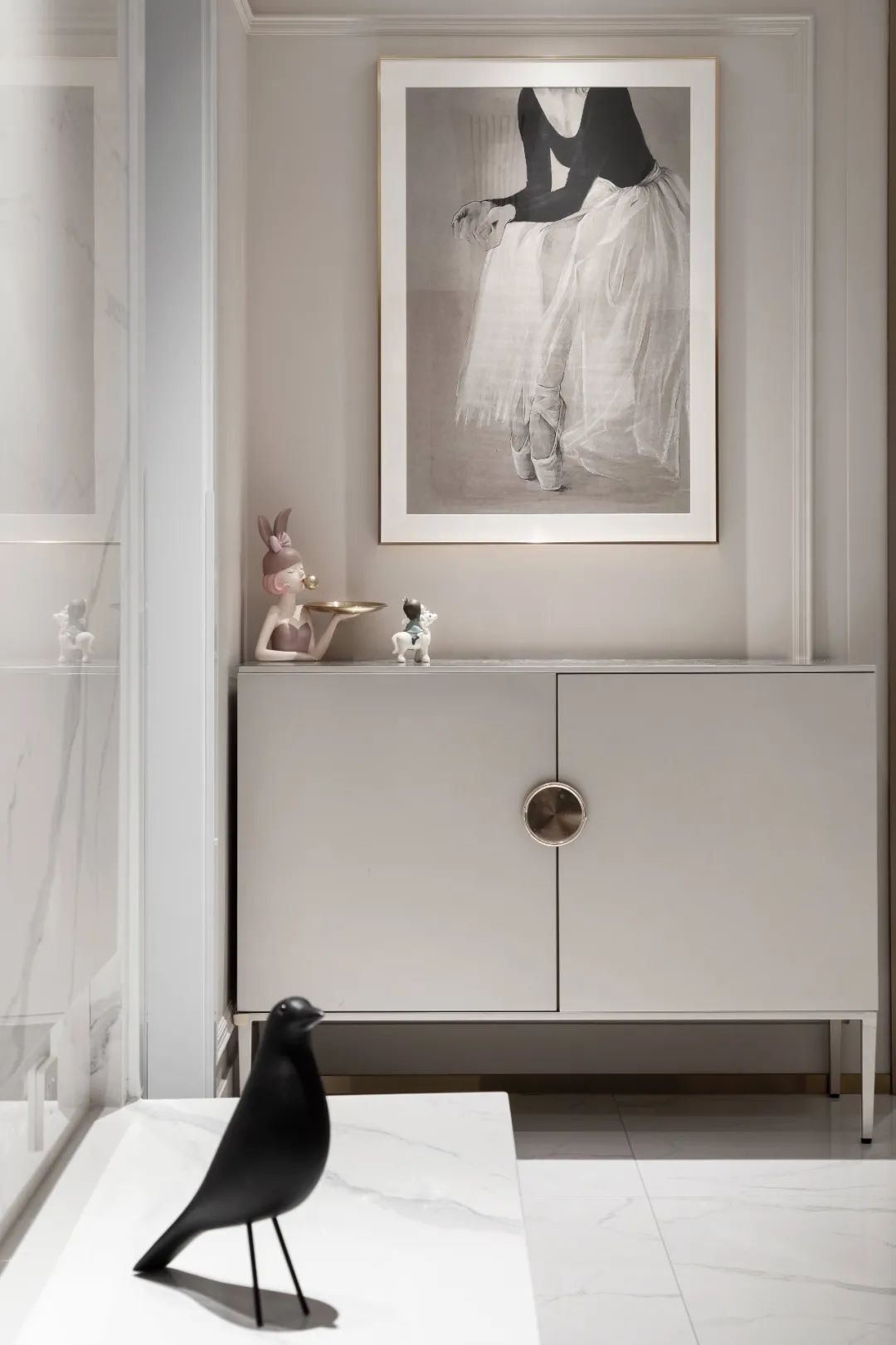 天花|360㎡现代轻奢,有琴房、有舞蹈室,还有独特的楼梯,设计很情趣