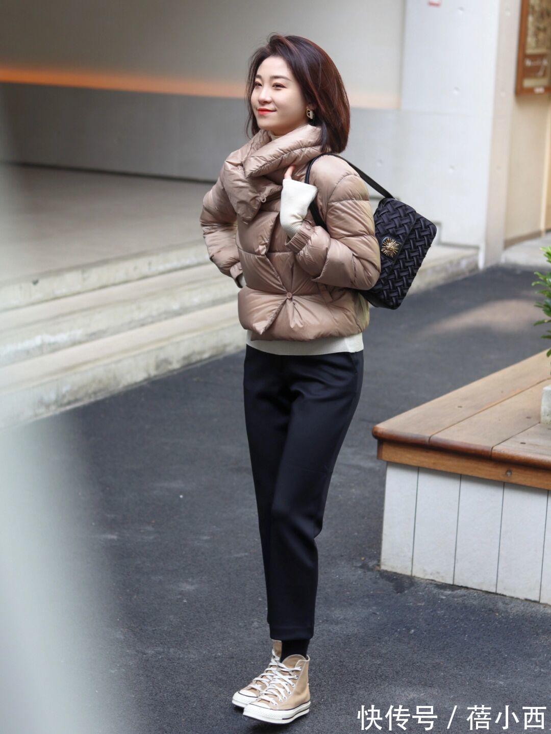 毛衣 看完时尚博主的冬季搭配,才发现“羽绒服”这么时髦,可直接照搬