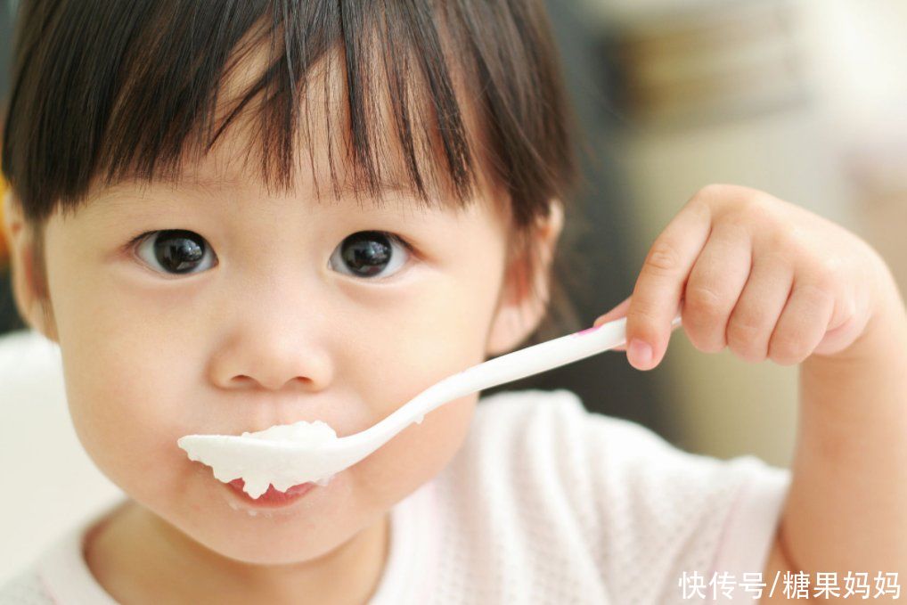 孩子|两岁宝宝的主食变“大人饭”，儿科医生指出问题，宝妈幡然醒悟