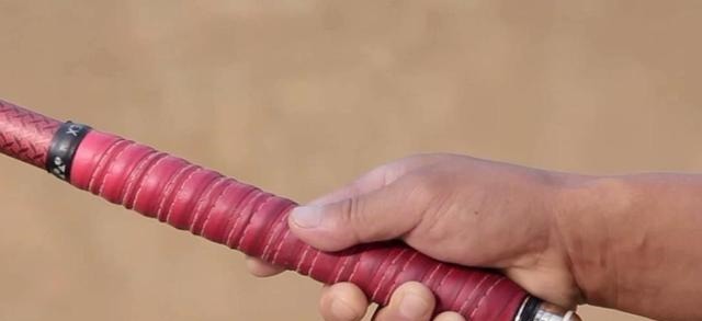 天冷如何让鱼咬钩?只需下面这1招,再懒的鱼也会扑上去咬一口