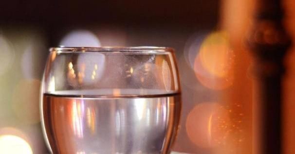 患有高尿酸的人，只要记住“3水3果”，随时让尿