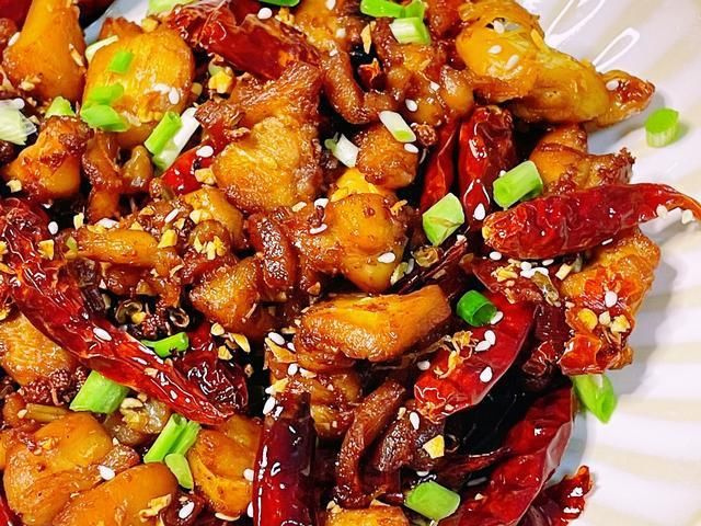 炖鱼头|简单快手下饭菜推荐：辣子鸡丁，豆腐炖鱼头，爆炒鸡胗，特别味美