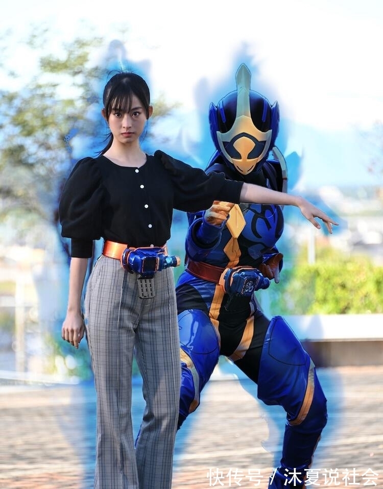 铁甲小宝|假面骑士贞德被观众吐槽造型太过廉价,和蟑螂恶霸一样的配色!