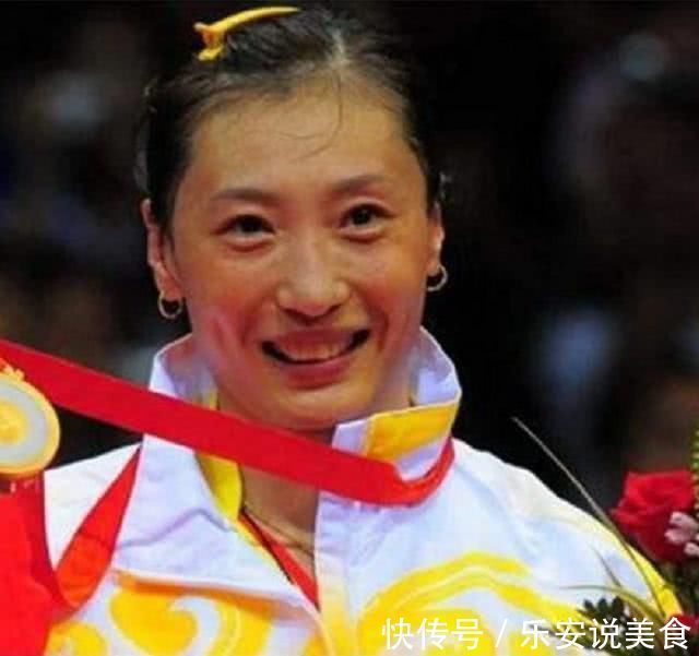 羽毛球|33岁女羽毛世界冠军,不顾一切嫁给44岁“异国”丈夫,现状如何