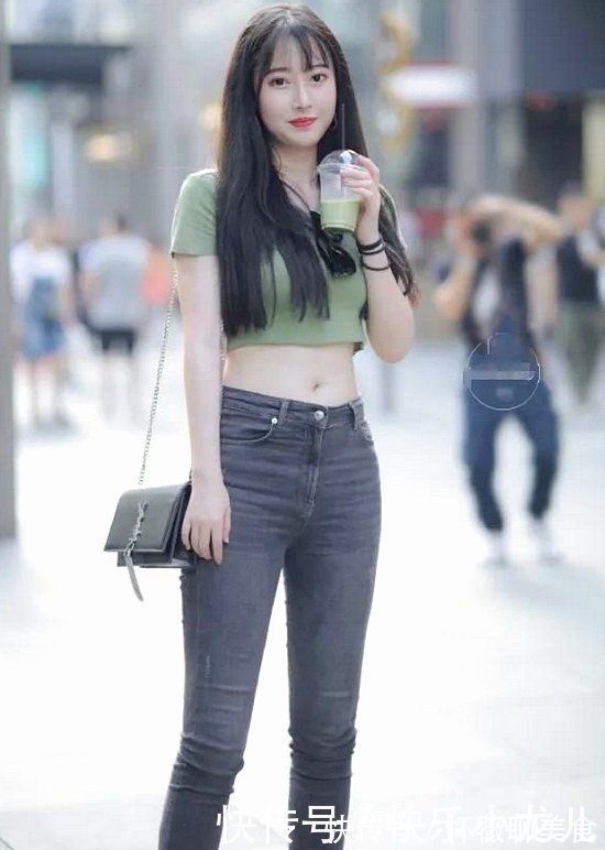 身材 简约到极致的牛仔裤,身材完美,人群中脱颖而出!