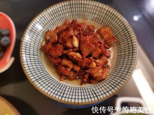 一地鸡毛|晚餐3个菜花了22元，朋友圈评价：这个妈妈会过日子！